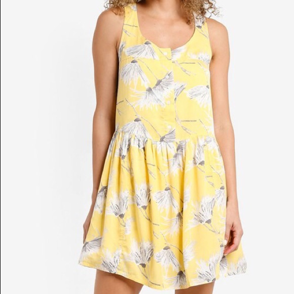 Levi’s Dress - Picture 2 of 4